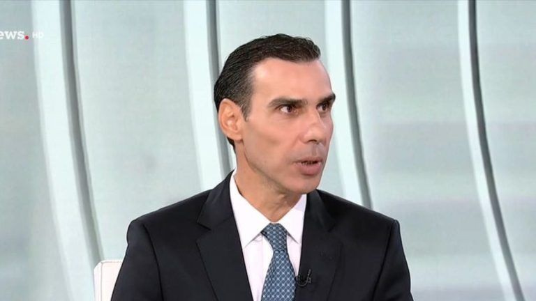 Θεμιστοκλέους για θάνατο Μαζωνάκη: «Δεν υπάρχει κενό νόμου – Τα μηχανήματα στο ιατρείο λειτουργούσαν παράνομα»