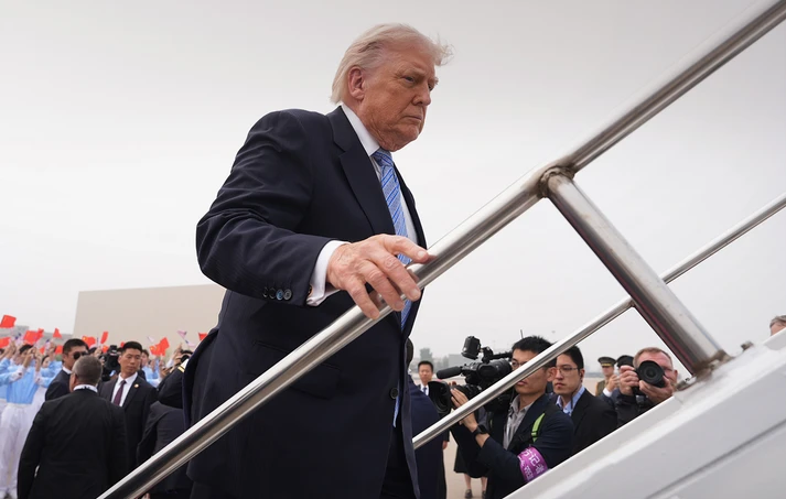 Τραμπ: Απαγορεύει σε CNN, MS Now και Politico την πρόσβαση στον Λευκό Οίκο