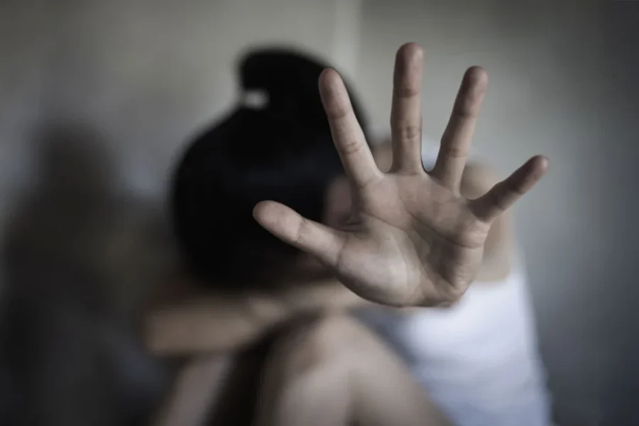 Βρετανία: Άντρας ομολόγησε πως νάρκωνε και βίαζε τη σύζυγό του επί δύο δεκαετίες