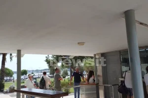 Βουλιαγμένη: «Με χτύπησε στο σαγόνι, έπεσα κάτω και μετά δεν θυμόμουν τίποτα», λέει ο 76χρονος για τον καβγά του με τον 82χρονο που πέθανε