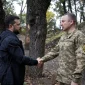 Ο Ζελένσκι επισκέφθηκε στρατιώτες στη Λίμαν, την πόλη «φρούριο» του μετώπου στην ανατολική Ουκρανία