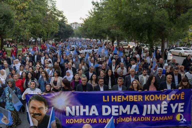 Τουρκία: «Ξέπλυναν» με ξύδι πλατεία μετά από συγκέντρωση Κούρδων