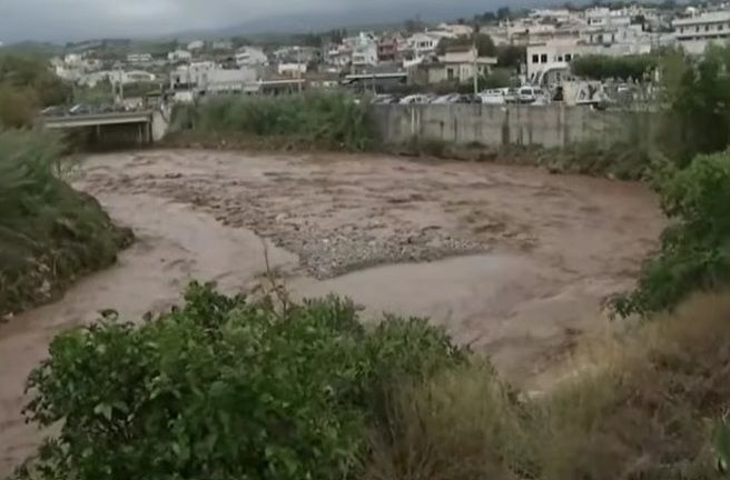 Επικοινωνία του ΠτΔ Κ. Τασούλα με τον δήμαρχο Μυλοποτάμου για τις καταστροφές από την κακοκαιρία