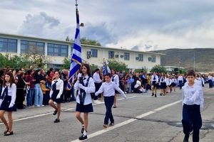 Χερσόνησος: Με λαμπρότητα και μαζική συμμετοχή οι εκδηλώσεις για την Εθνική Επέτειο της 28ης Οκτωβρίου
