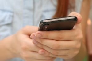 Σύλληψη 22χρονης για κλοπή κινητού τηλεφώνου μέσα στα δικαστήρια