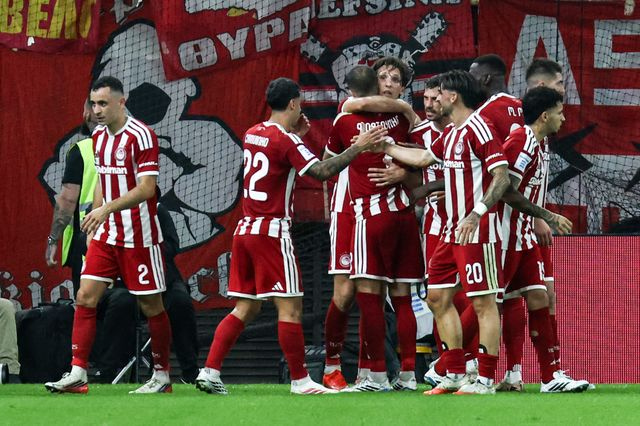 Super League: Πήρε το ντέρμπι ο Ολυμπιακός και μείωσε την απόσταση από την κορυφή