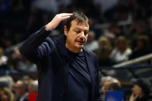 Έξαλλος Αταμάν με τις εξελίξεις στο ελληνικό μπάσκετ – Πάει δικαστικά για… Ολυμπιακό!