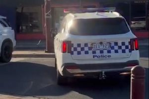 Χαροπαλεύει βουλευτής που παρασύρθηκε από όχημα έξω από το γραφείο της