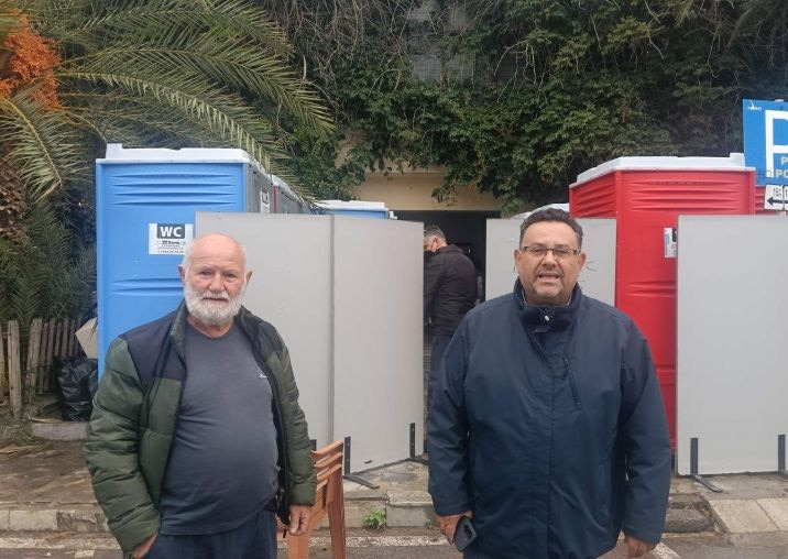 Κλιμάκιο του ΚΚΕ με επικεφαλής τον Μανώλη Συντυχάκη στο Παλιό Ψυγείο στο λιμάνι Ηρακλείου