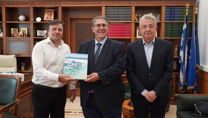 Συνάντηση του Σταύρου Αρναουτάκη με τον Αντιπεριφερειάρχη Πέλλας Ιορδάνη Τζαμτζή