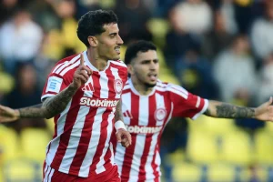 Super League: Εύκολη επικράτηση του Ολυμπιακού στο Αγρίνιο