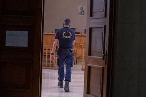 Κύκλωμα απάτης σε βάρος του ΕΦΚΑ: Πέντε βαριά κακουργήματα στην δίωξη που άσκησε ο εισαγγελέας