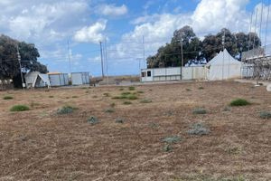 Karteros Beach Sports Center: 4 εκατομμύρια ευρώ στα σκουπίδια