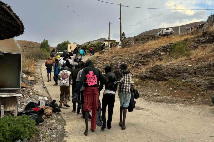 Νέα άφιξη μεταναστών στον Λέντα – 45 άτομα εντοπίστηκαν σε λέμβο