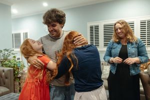 Mόλις κέρδισε το Νόμπελ Ιατρικής, πήρε και το Νόμπελ μπαμπά…