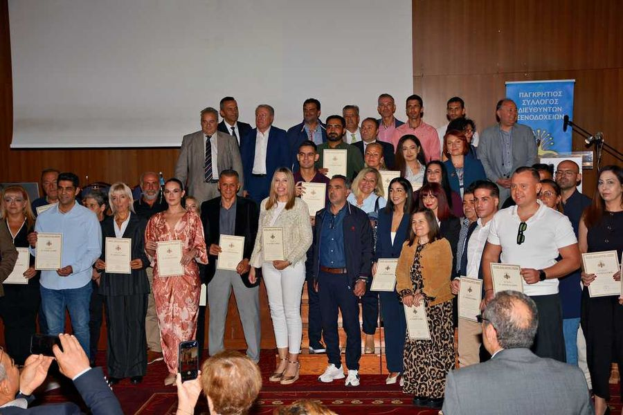 Βραβεία για τους 78 καλύτερους ξενοδοχοϋπαλλήλους της χρονιάς στην Κρήτη – Ποιοι είναι
