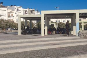 Διάσωση περίπου 70 αλλοδαπών νότια της Ιεράπετρας (pics)