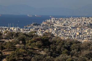 Νέα ευκαιρία για τα αυθαίρετα: Θύελλα αντιδράσεων για τις εξαιρέσεις της Κατηγορίας 5 στο νέο νομοσχέδιο – «σκούπα»