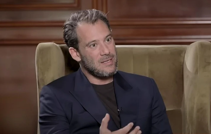 Αντίνοος Αλμπάνης για Pizza Fan: «Η αγάπη για την πατρίδα σταματάει εκεί που αρχίζει η εφορία»