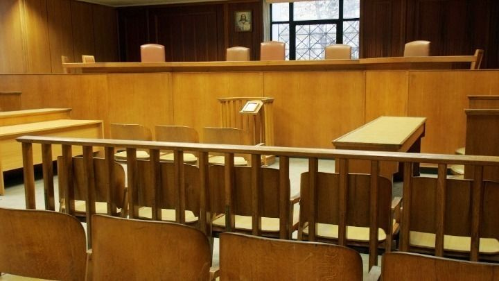Ελεύθερος ο 18χρονος που καταγγέλθηκε από τη σύντροφό του για ενδοοικογενειακή βία και κακοποίηση ζώου