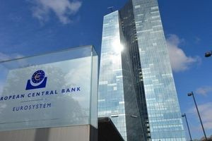 ΕΚΤ: «Πάγωμα» επιτοκίων στο 2,5%