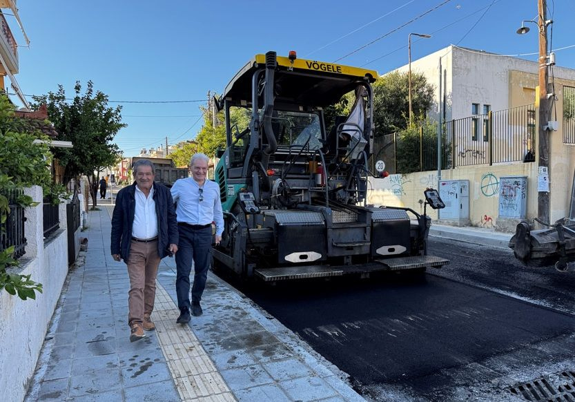 Αυτοψία στα έργα των ασφαλτοστρώσεων από τον Δήμαρχο Ηρακλείου Αλέξη Καλοκαιρινό