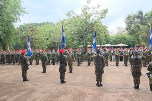 Συγκίνηση και δέος στο Ηράκλειο – Στρατιώτες έψαλαν τον Εθνικό Ύμνο πριν από την παρέλαση (vid)