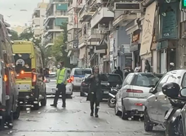 Τρόμος στον Άγιο Νικόλαο: Επιχείρησε να αυτοκτονήσει πέφτοντας από την πεζογέφυρα στις γραμμές του τρένου