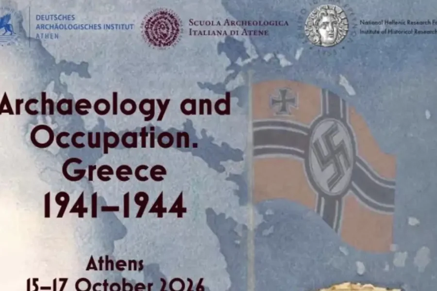 Σάλος για αφίσα με τη σημαία της Βέρμαχτ στην Ακρόπολη – Παρέμβαση ΥΠΠΟ και άρον άρον αντικατάσταση