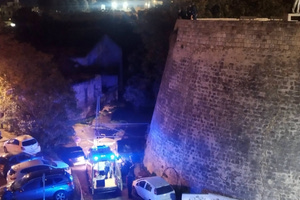 Θρίλερ στο Ηράκλειο: Βουτιά από το άγαλμα του Ελευθερίου Βενιζέλου το βράδυ – Πως βρέθηκε στο κενό ο 67χρονος (pics)