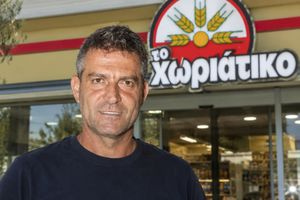 «Το Χωριάτικο»: Προφυλακιστέος ο Άγγελος Γιαννακόπουλος – Ελεύθερος με περιοριστικούς όρους και εγγύηση 20.000 ευρώ, ο γιος του