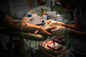 Περιπέτεια για εθελοντή αιμοδότη στο ΠΑΓΝΗ: “Μου βγήκε το αίμα γρήγορα από το περπάτημα… και είπα δεν έρχομαι ξανά!”