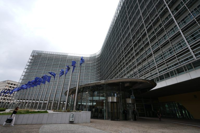 Κομισιόν μετά τη συμφωνία Τραμπ–Πούτιν για το ντίζελ: Η Ευρώπη δεν θέλει να χρηματοδοτεί τον πόλεμο της Ρωσίας