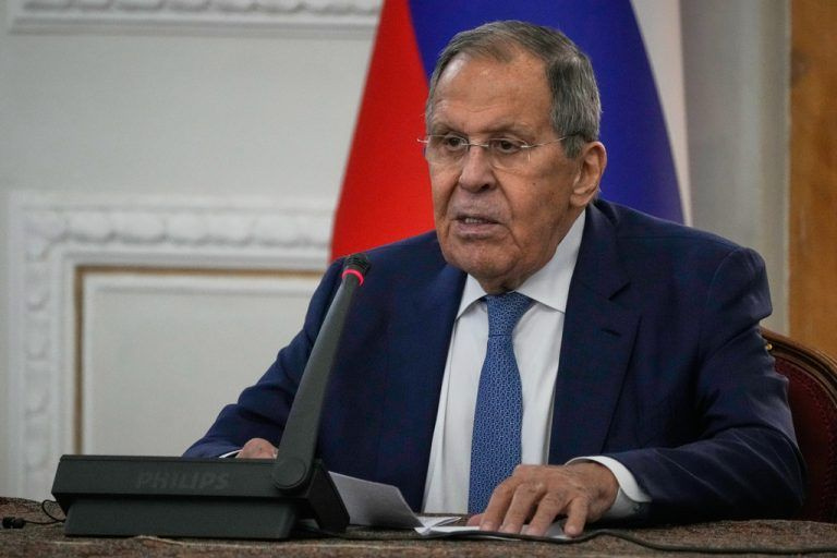 Λαβρόφ: Η σύγκρουση στην Ουκρανία θα συνεχισθεί και πιθανόν θα κλιμακωθεί