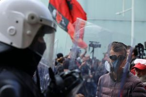 Αλβανία: Νέα επεισόδια στα Τίρανα – Συνεχίζονται οι διαδηλώσεις με αίτημα την παραίτηση Ράμα