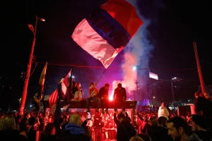 Εκλογές στη Σερβία: Τι σημαίνει το εκλογικό αποτέλεσμα – Πώς «έσπασε» το πολιτικό μονοπώλιο Βούτσιτς