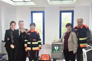 Έξι απινιδωτές στα σχολεία του Ηρακλείου με στόχο την προστασία της ανθρώπινης ζωής
