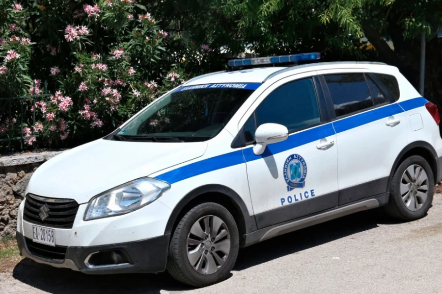Δύο αδέρφια έθαψαν την 79χρονη μάνα τους στον κήπο του σπιτιού τους επειδή δεν είχαν χρήματα για την κηδεία