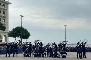 Θεσσαλονίκη: Από Μαζωνάκη μέχρι Gangsta’s Paradise έπαιξαν οι μπάντες των Ενόπλων Δυνάμεων (βίντεο)