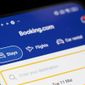 Στο μικροσκόπιο της Κομισιόν η Booking.com για παραπλανητικές καταχωρήσεις και απάτες μέσω phishing