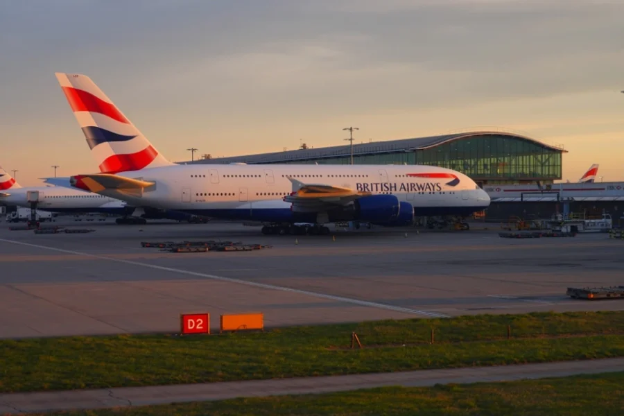 Τρόμος σε πτήση της British Airways: Το αεροπλάνο έχασε 27.000 πόδια μέσα σε επτά λεπτά και έκανε αναγκαστική προσγείωση στο Χίθροου