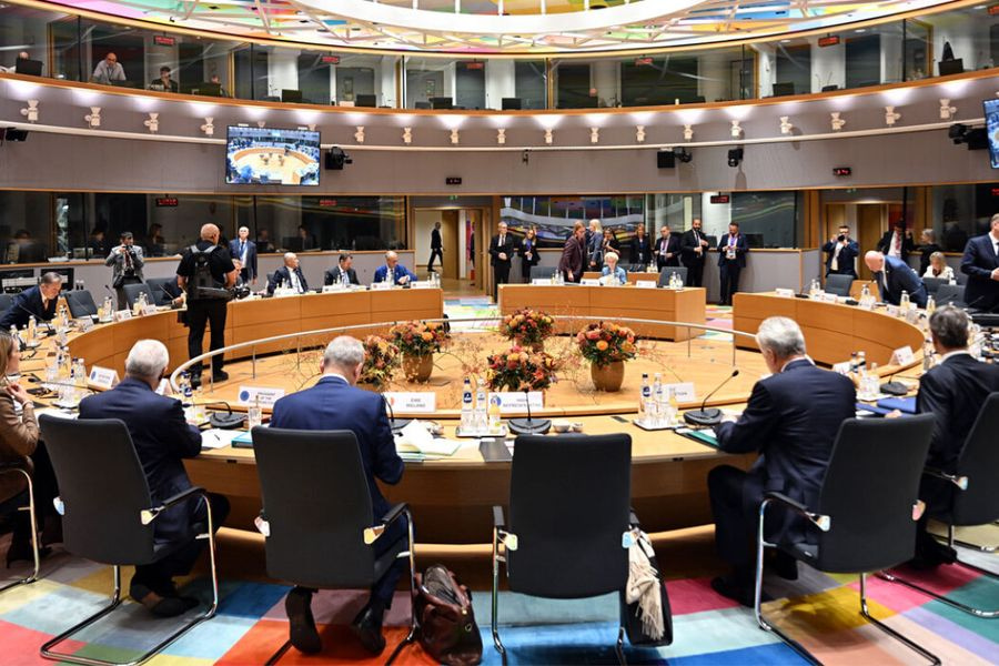 Σύνοδος Κορυφής: Τελεσίγραφο Μακρόν για τον προϋπολογισμό της ΕΕ, ρήγμα στους «27» για την ενέργεια, δημοσιονομική ευελιξία ζητά η Αθήνα