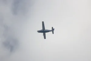 Πτώση μονοκινητήριου αεροσκάφους στην Πιερία: Χωρίς τις αισθήσεις τους οι δύο επιβαίνοντες
