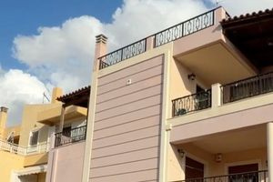 Λαύριο: Διασωληνωμένος σε κρίσιμη κατάσταση στη ΜΕΘ ο 33χρονος μετά τις μαχαιριές – Η 32χρονη μεταφέρεται στο “Υγεία”