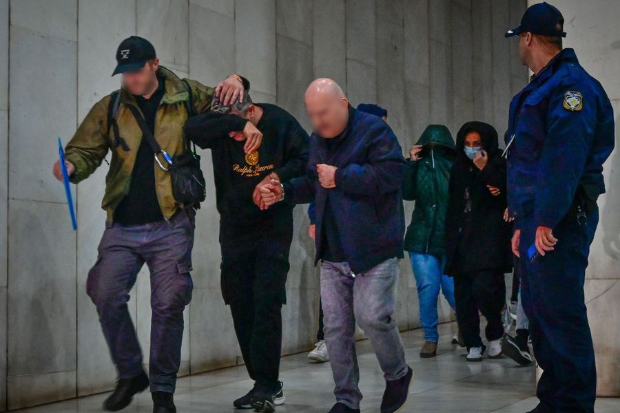 Ιρλανδία, Λουξεμβούργο, Βουλγαρία και άλλες χώρες: Τραπεζικοί λογαριασμοί στο εξωτερικό και συναλλαγές εκατ. ευρώ – Η διεθνής διάσταση του κυκλώματος «Χωριάτικο»