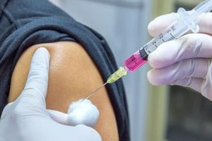 Έφτασαν τα αντιγριπικά στα φαρμακεία: Πότε εμβολιαζόμαστε