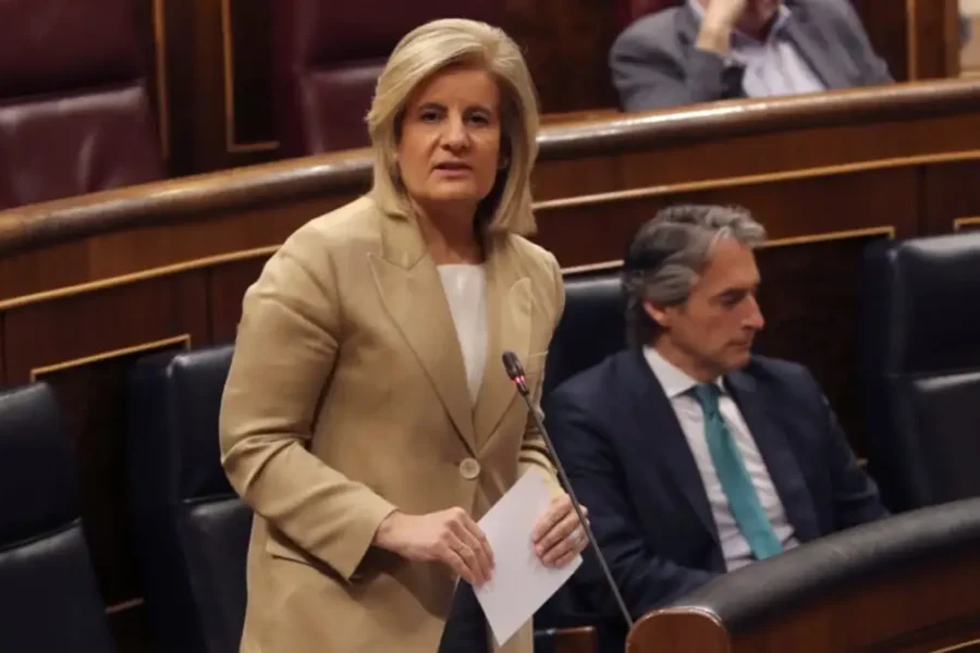 Φατίμα Μπάνιεθ: Πρώην υπουργός της Ισπανίας επέβαινε σε ένα από τα τρένα που συγκρούστηκαν και αγνοείται