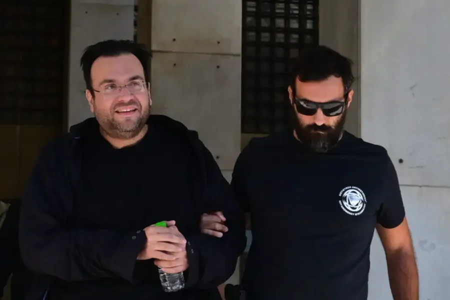 Φίλιππος Καμπούρης: «Δεν υπάρχει απάτη ούτε εγκληματική οργάνωση», δήλωσε ο δικηγόρος του Απόστολος Λύτρας