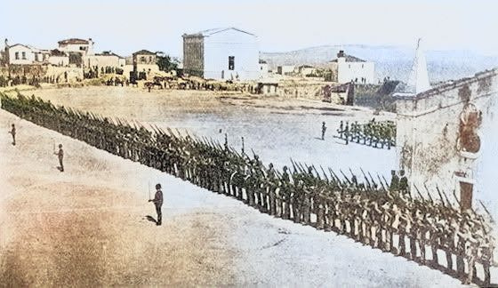 Στρατιωτική παρέλαση το έτος 1898