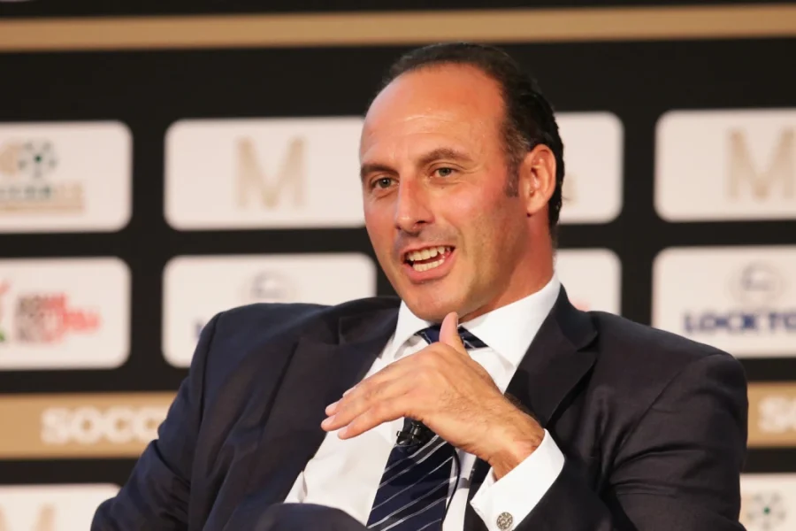 Εκλογές FIFA: Ο Ραμόν Βέγκα πρώτος αντίπαλος του Ινφαντίνο για τη θέση του προέδρου